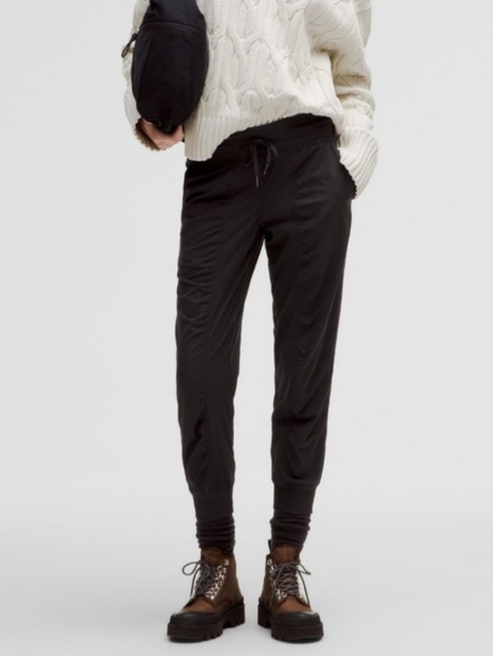 Lululemon Dance Studio Mid-Rise Jogger 7/8 Length Black - Size 4 - 26" Inseam